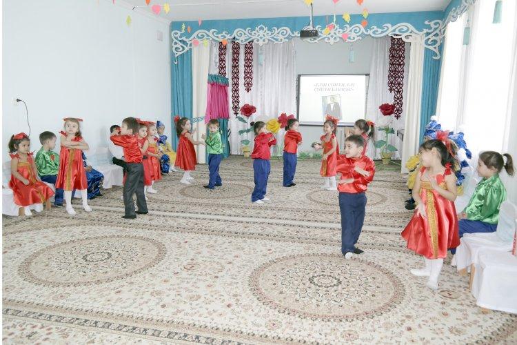 1 желтоқсан Тұңғыш Президент күні "Елін сүйген, елі сүйген Елбасы"