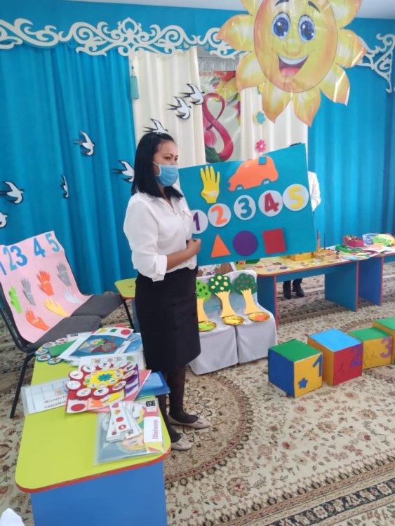 Жас мамандар көрмесі