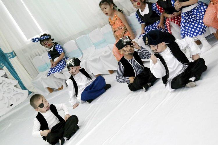 "Жұлдыздар" мектепалды тобы "Қош келдің ,Жаңа жыл" атты ертеңгілігі