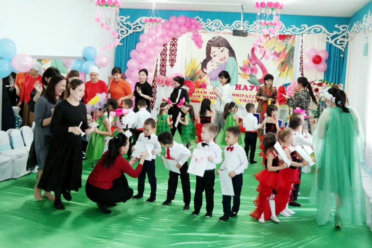 "Ана - біздің гүліміз" атты ертеңгілік "Күншуақ" мектепалды тобы