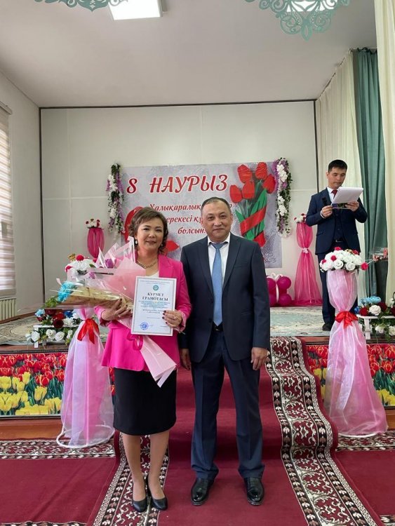"8 - наурыз Халықаралық әйелдер күні" мерекесіне орай тәрбиеші Зағипа Жұманазарова марапатталды