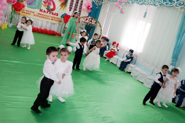 "Аяулы анашым!" атты ертеңгілік "Ботақан" ортаңғы тобы