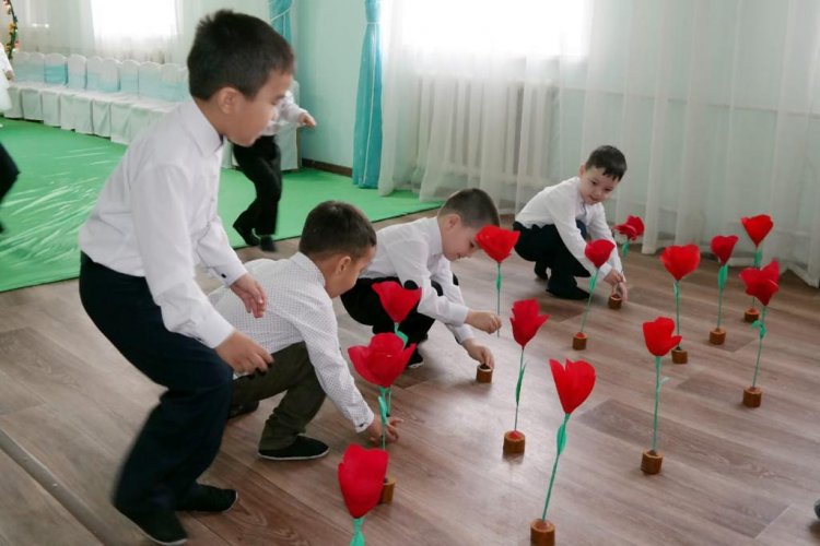 "Балақай" ересек тобы мерекелік ертеңгілік