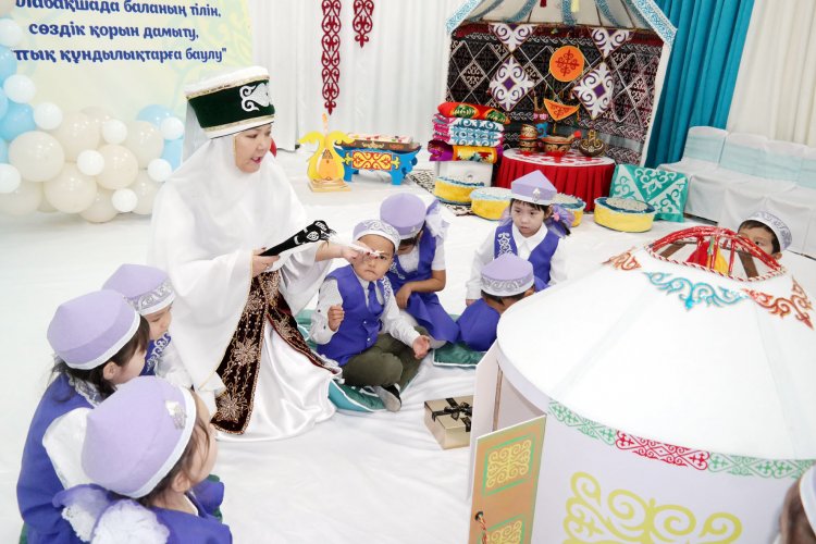 "Балабақшада баланың тілін, сөздік қорын дамыту, ұлттық құндылықтарға баулу" тақырыбында аудандық оқыту семинары