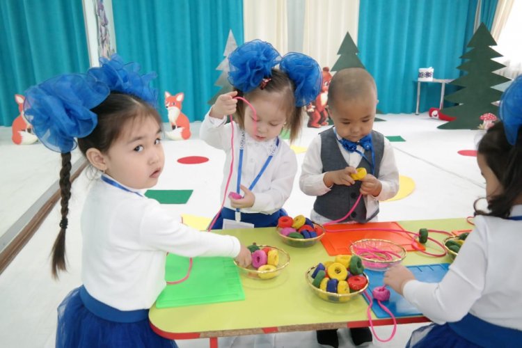 "Орманға саяхат" тақырыбында ойын түрінде ұйымдастырылған іс - әрекет