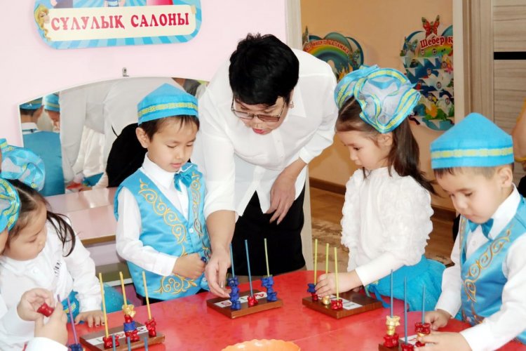 "Көңілді математика әлемі" тақырыбында ойын түрінде ұйымдастырылған іс- әрекет