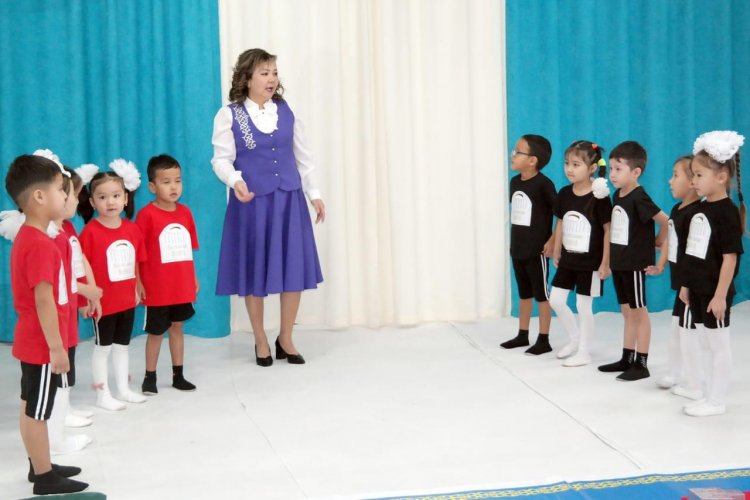 Қазақ халқының  ұлттық "Бестемше" ойынын "Балақай" мектепалды тобы