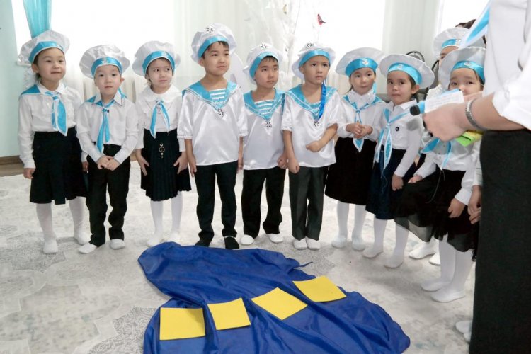 "Қазына аралына саяхат" тақырыбында ойын түрінде ұйымдастырылған іс - әрекет